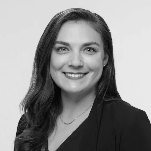 Dayna Olson Headshot