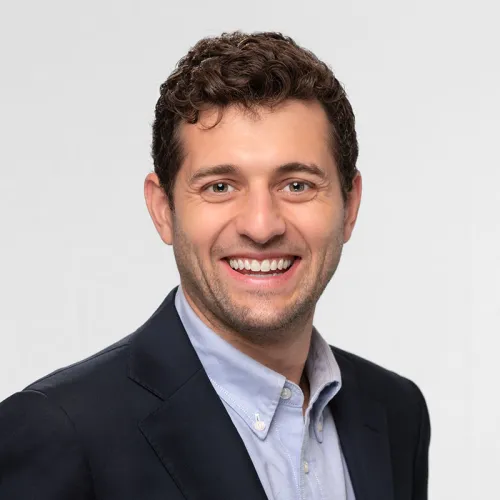 Isaac Shapiro Headshot