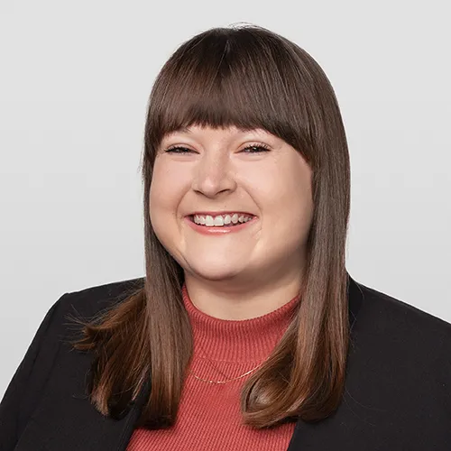 Katie Sharpless Headshot